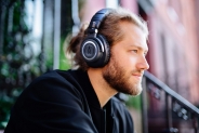 Top 7 tai nghe Bluetooth dưới 2 triệu chất lượng tốt đáng mua nhất 2021